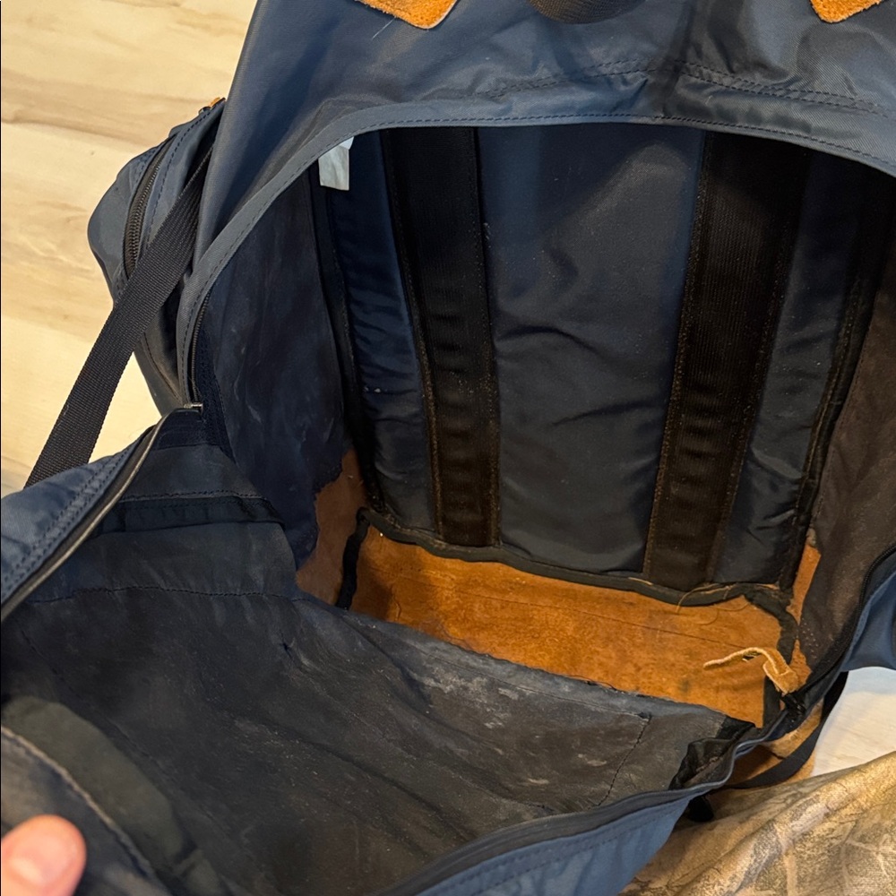 Vintage L.L.Bean Leather Bottom Backpack Navy Internal Frame Daypack - Picture 10 of 12